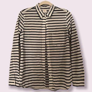 Gap blue and white striped fitted boyfriend shirt- Size Small